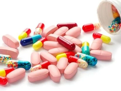 ZELBORAF (VEMURAFENIBE) e COTELLIC (cobimetinibe) 