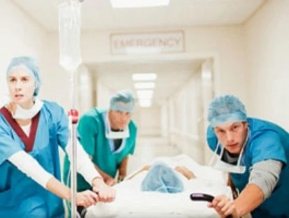 Plano de saúde que negou atendimento de urgência e emergência paga R$80.000,00 em danos morais