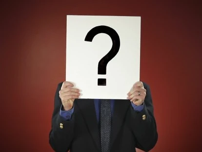 Paciente é indenizado por falta de informação clara em atendimento. 