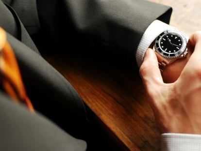 Demora excessiva em autorizar procedimento equivale à recusa