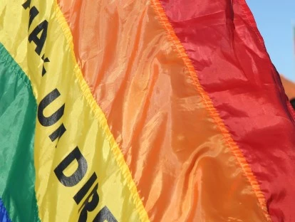 Paciente transexual ganha direito de remoção das mamas 