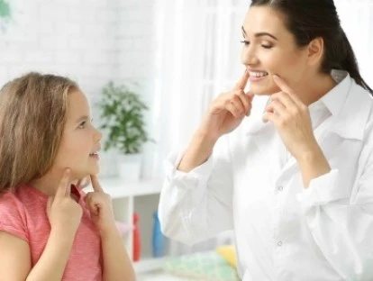 Sessões de fonoaudiologia