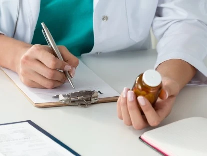  VEMURAFENIBE - ZELBORAF e COBIMETINIBE  - COTELLIC