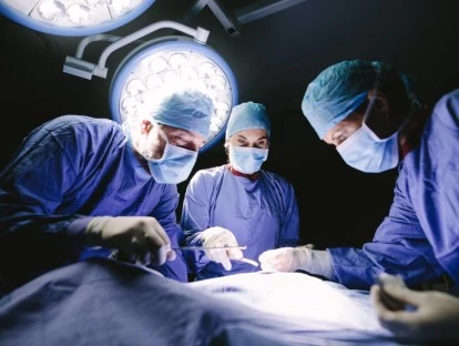 Plano de saúde deve cobrir dermolipectomia abdominal? Entenda o que diz a Justiça