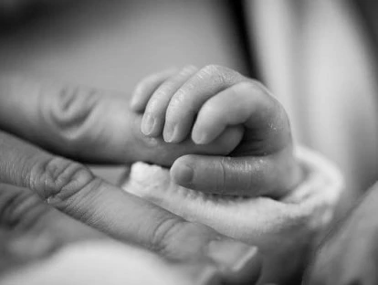 Paralisia cerebral causada por erro médico no parto: direitos, indenização e como agir