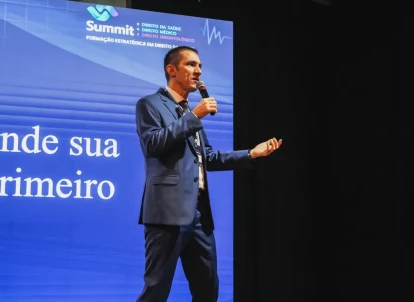 Matéria destaca trajetória de Elton Fernandes no Direito da Saúde